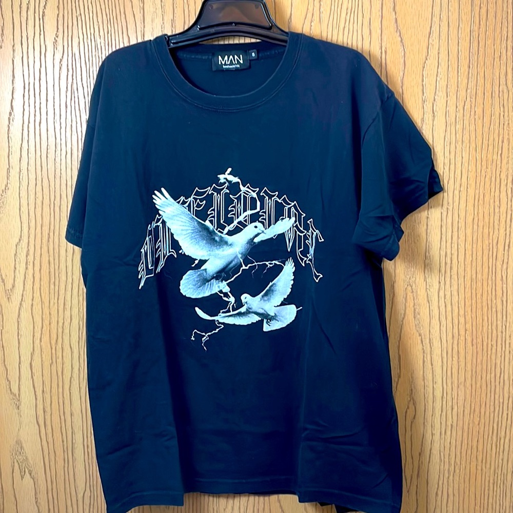 Boohoo Man Men’s T-Shirt Size Small